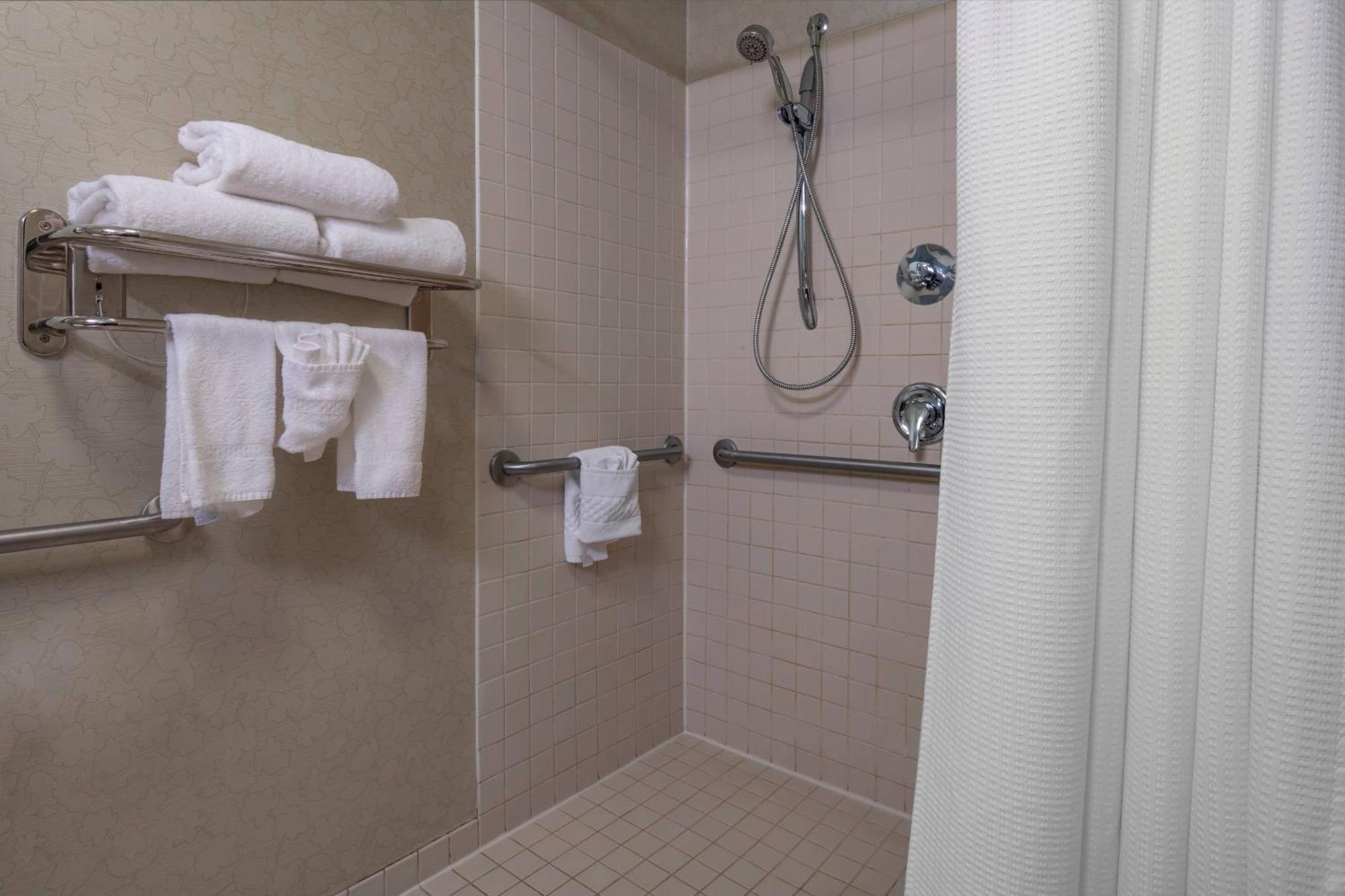 Springhill Suites Devens Common Center Exterior foto